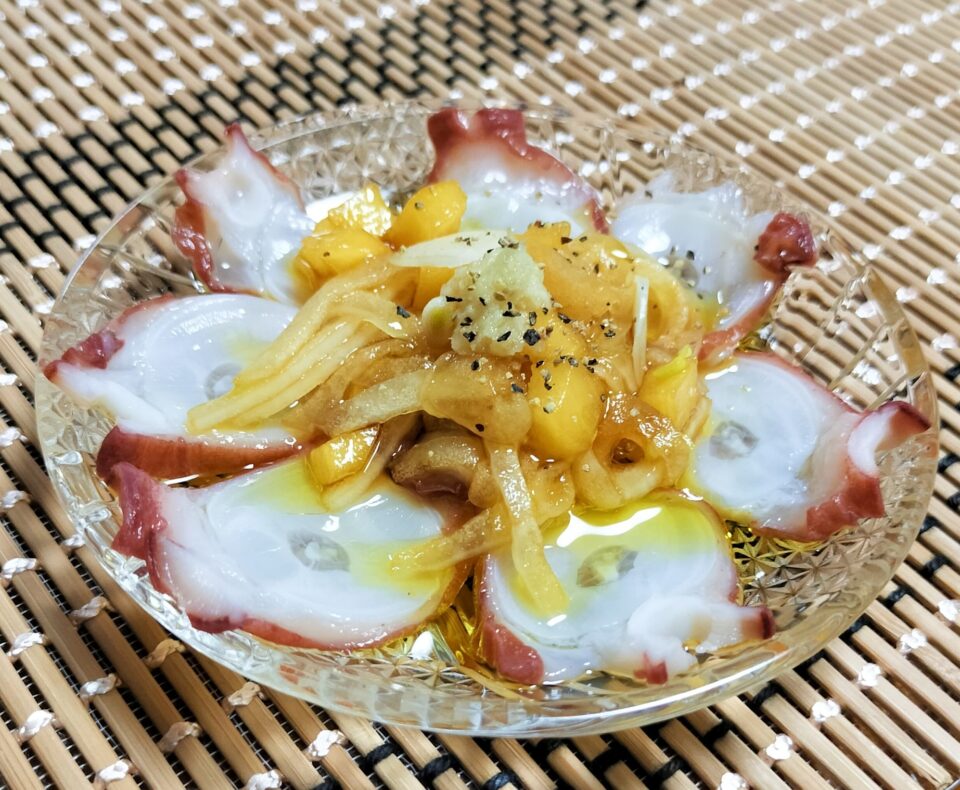 タコの柿カルパッチョ