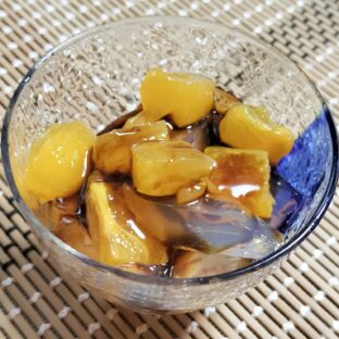 柿デザート　黒蜜かけの柿寒天