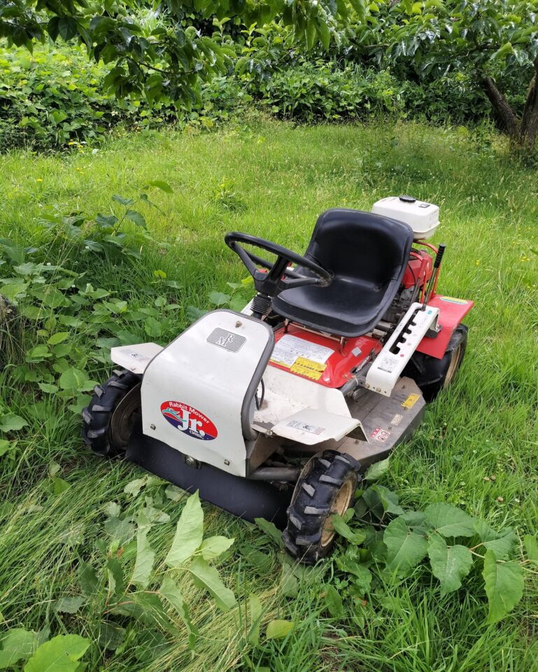 草刈り機械(運転型)